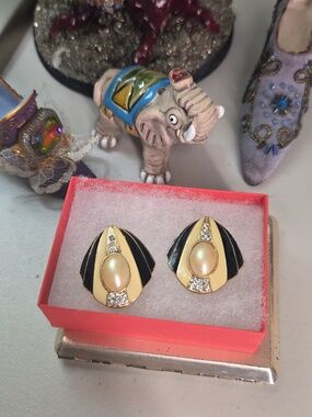 Jiin Hwa Gold and Black Vintage Statement Earrings (Post Back)